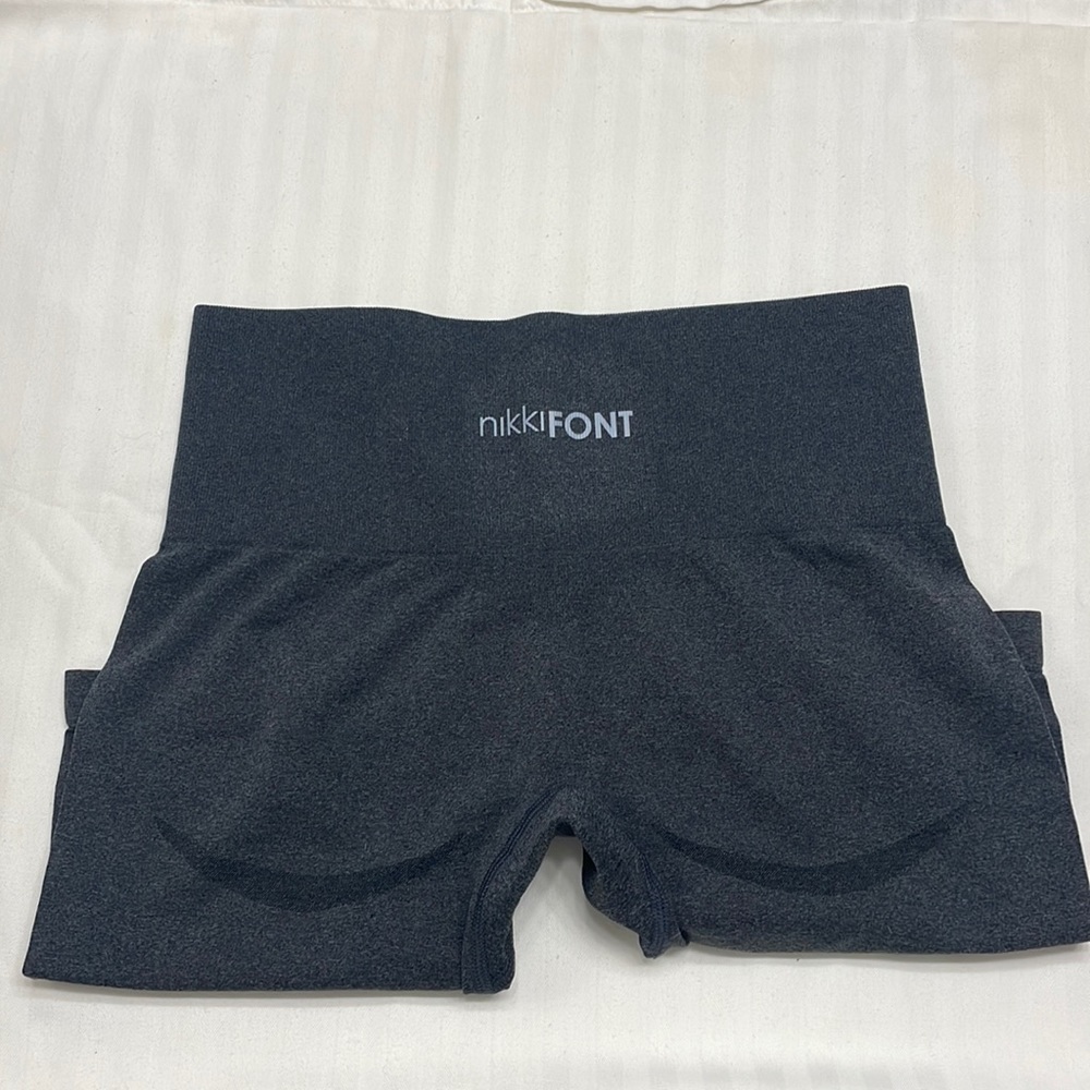 Brand New nikkiFont biker shorts